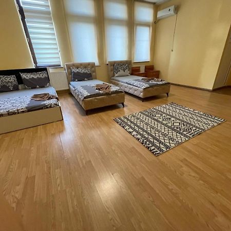 פריזרן Ela Hostel מראה חיצוני תמונה