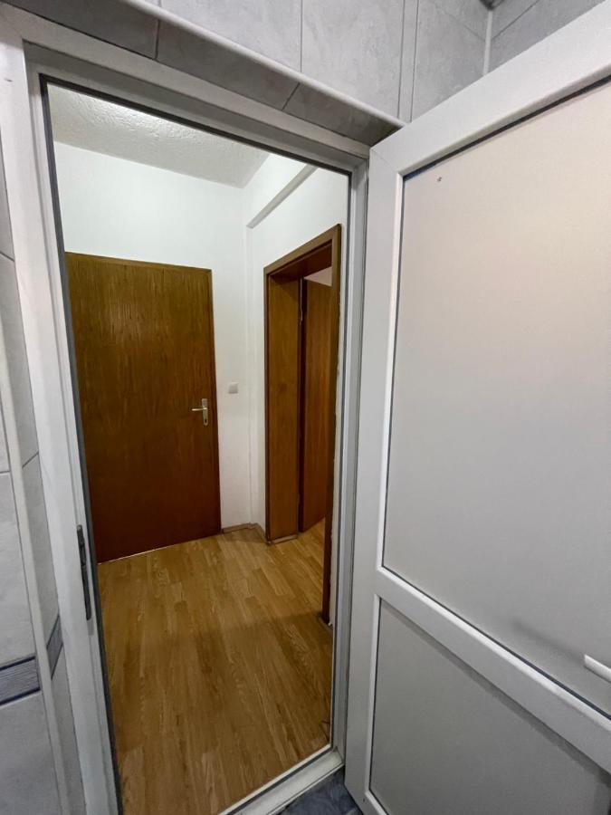 פריזרן Ela Hostel מראה חיצוני תמונה